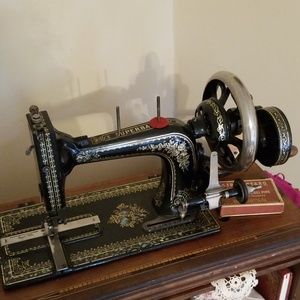 VINTAGE SEWING MACHINE COLLECTION